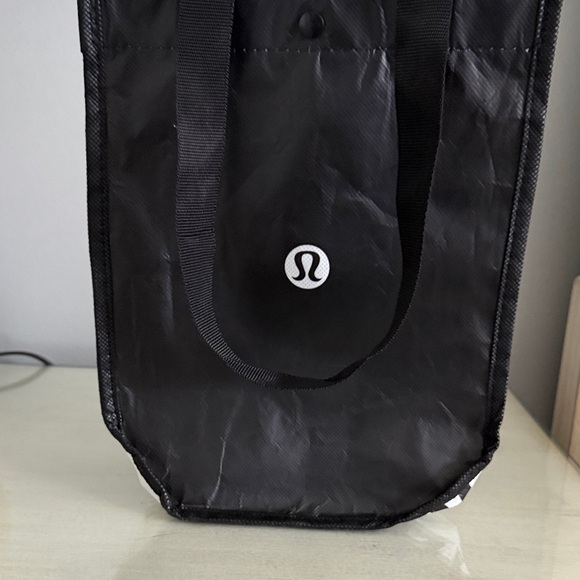 lululemon athletica Monochrome Side Tote - Picture 4 of 6
